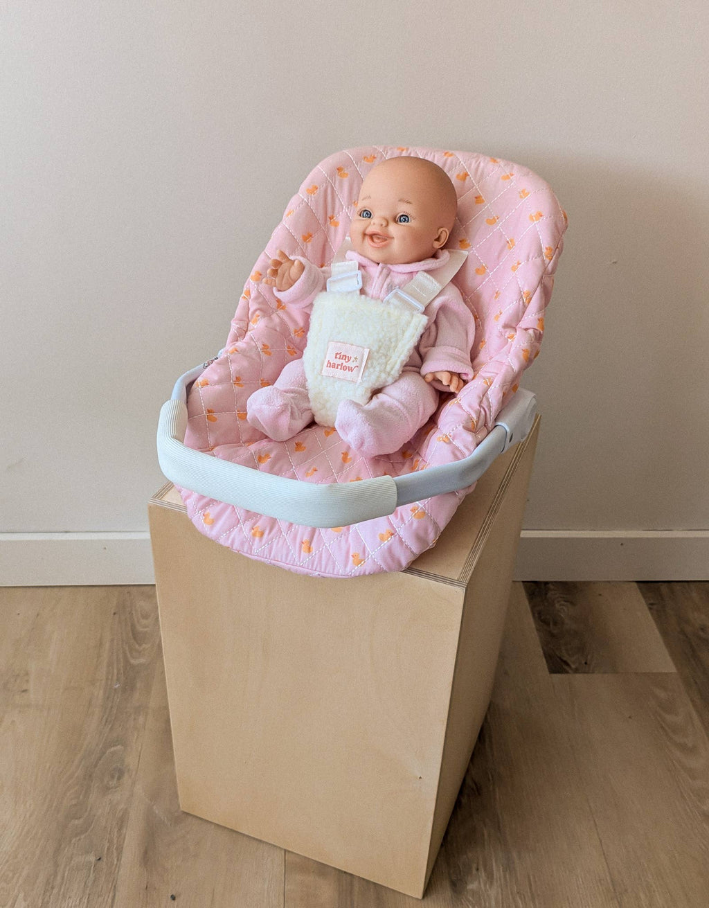 Tiny Harlow Car Seat - Pink Ducky
