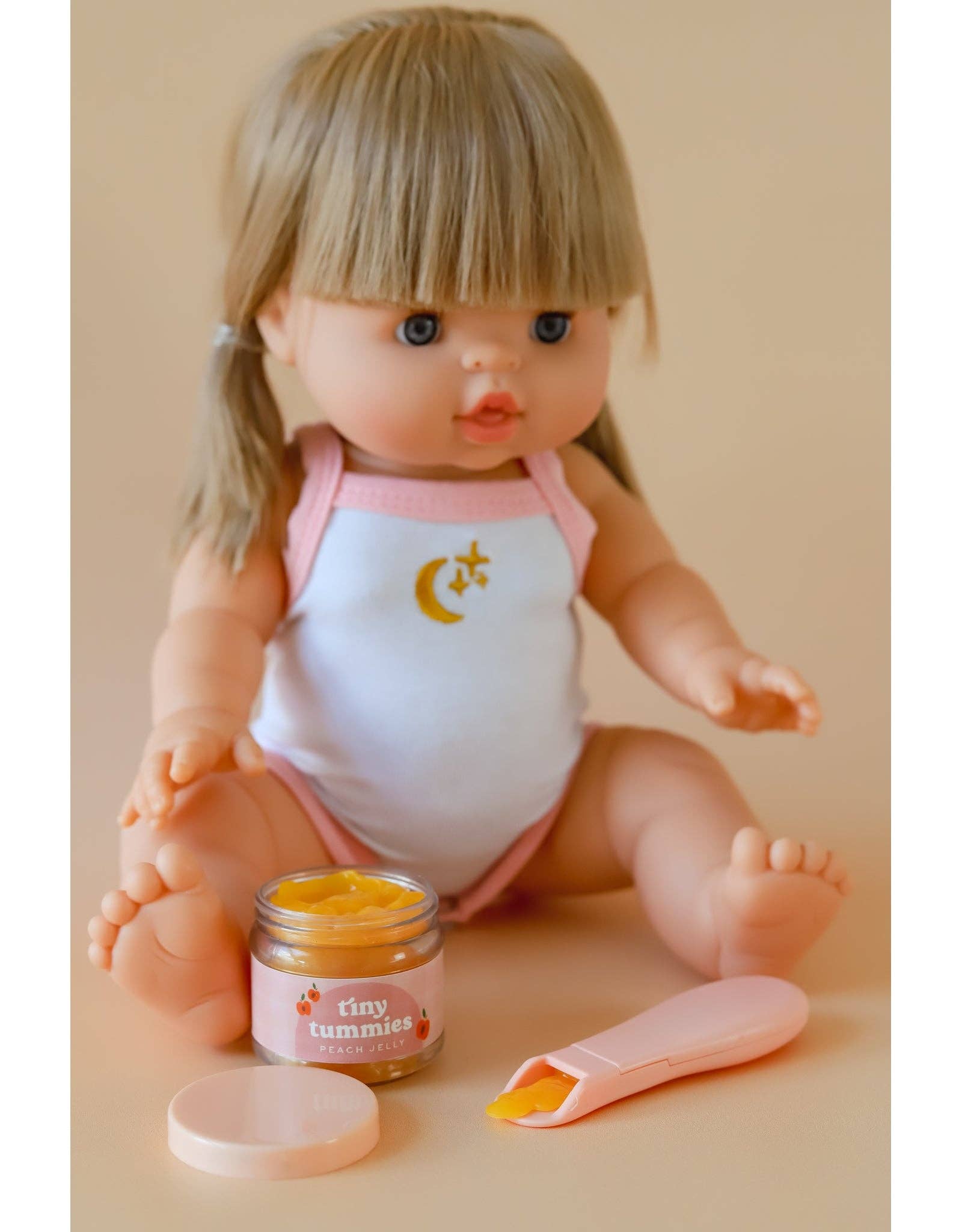 Tiny Tummies Peach Jelly Jar & Magic Spoon | Doll Feeding Playset for Reborn & Silicone Dolls